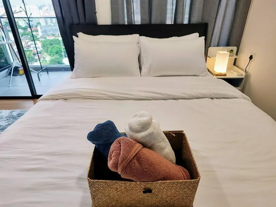 Apartment Skypool 2Br 8Pax Premium Suites Beacon Georgetown Penang