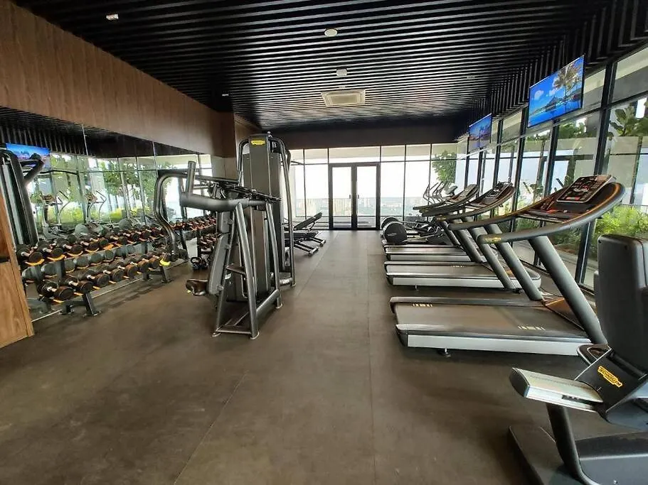 Skypool 2Br 8Pax Premium Suites Beacon Georgetown Penang Apartment